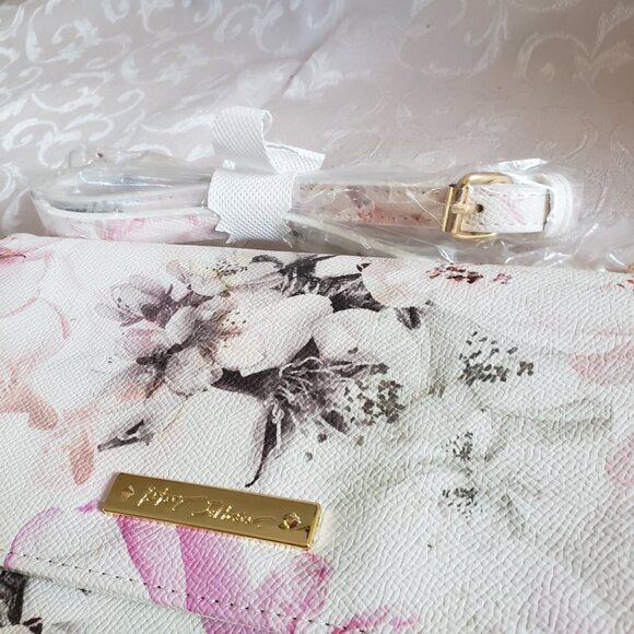 BETSEY JOHNSON Cherri Wht XOSAM floral shoulder crossbody bag - Picture 8 of 8